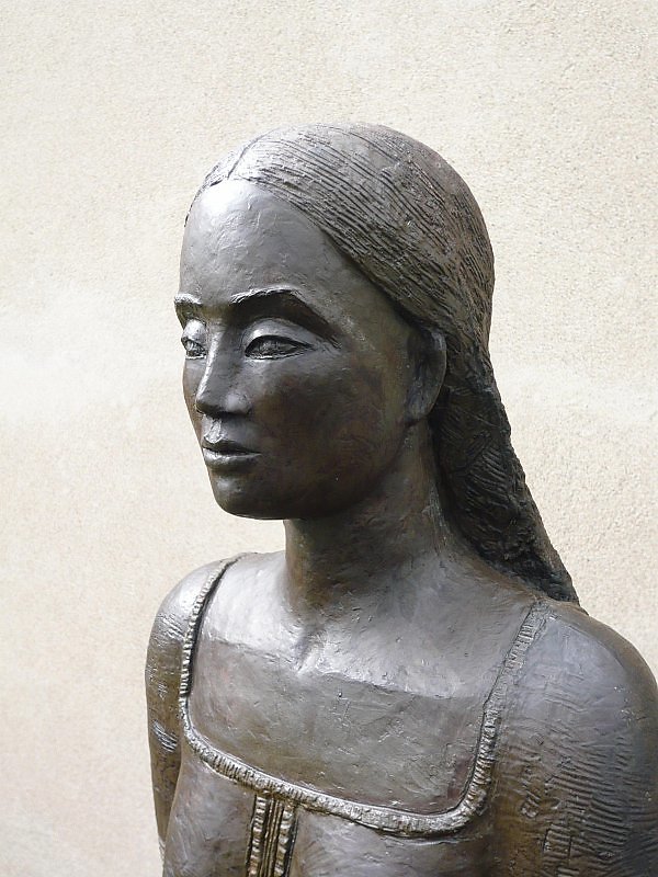 « Porteuse d’offrandes »